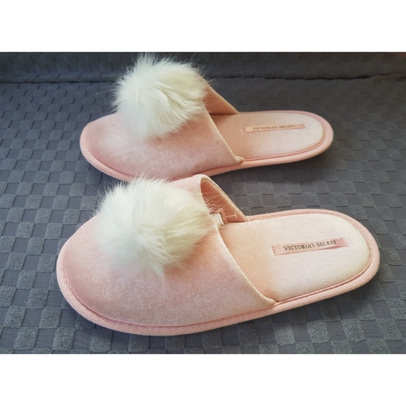 Victoria's Secret Pom Pom Pink Slippers Medium 7/8 - Picture 9 of 10